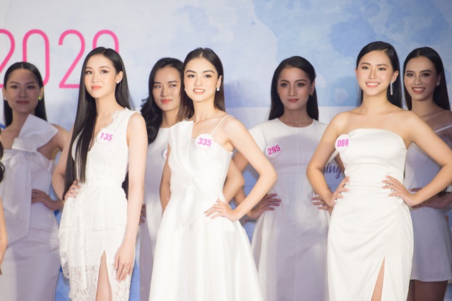 Bạn gái tin đồn của Đoàn Văn Hậu nổi bật tại họp báo Bán kết Hoa hậu Việt Nam 2020 - Ảnh 5.