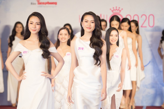 Bạn gái tin đồn của Đoàn Văn Hậu nổi bật tại họp báo Bán kết Hoa hậu Việt Nam 2020 - Ảnh 1.