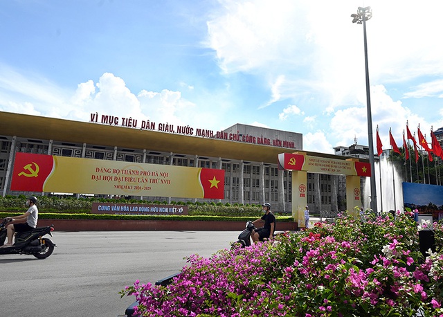 Hà Nội rực rỡ cờ hoa kỷ niệm 1010 năm Thăng Long - Hà Nội - Ảnh 6.