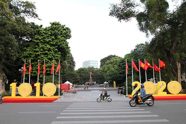 Hà Nội rực rỡ cờ hoa kỷ niệm 1010 năm Thăng Long - Hà Nội - Ảnh 3.