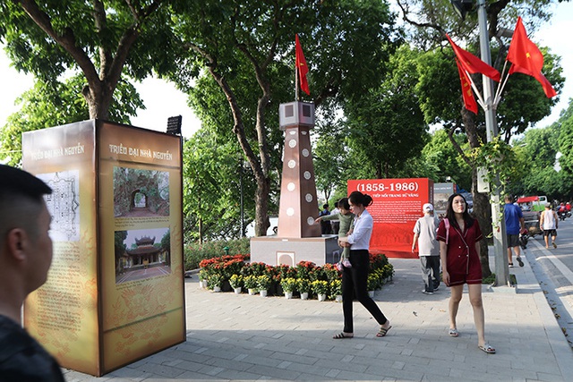 Hà Nội rực rỡ cờ hoa kỷ niệm 1010 năm Thăng Long - Hà Nội - Ảnh 5.