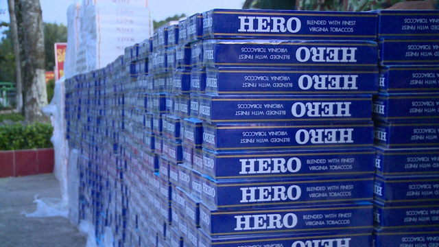 Bắt giữ gần 50.000 gói thuốc lá lậu từ Campuchia vào Việt Nam - Ảnh 1.