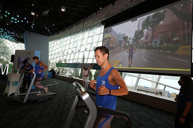 Giải marathon trực tuyến sử dụng công nghệ AR và đường đua ảo tại Singapore - Ảnh 1.