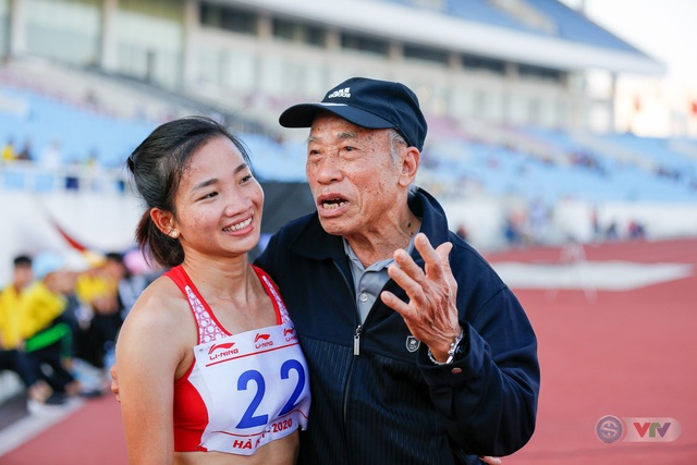 Nguyễn Thị Oanh phá kỷ lục quốc gia tồn tại 17 năm tại đường chạy 10000m nữ - Ảnh 3.