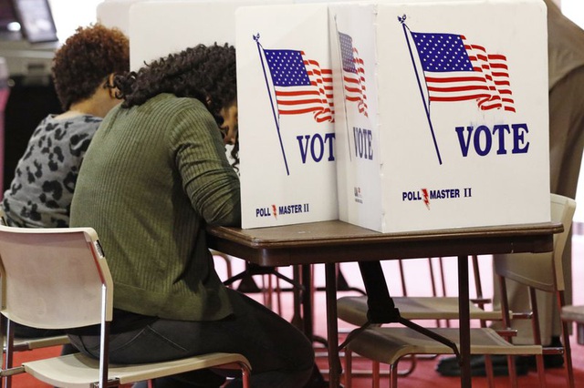 Bầu cử Mỹ 2020: Giới chức bầu cử khẳng định không có bằng chứng ​cho thấy các phiếu bầu bị thất lạc - Ảnh 1.