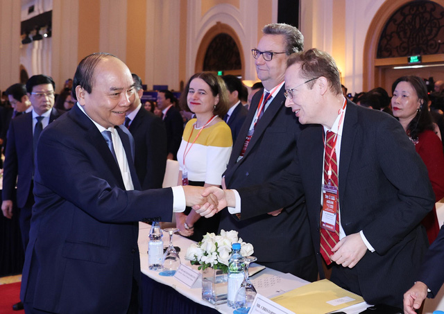 Thủ tướng kêu gọi doanh nghiệp trên thế giới hãy đầu tư vào ASEAN - Ảnh 1.