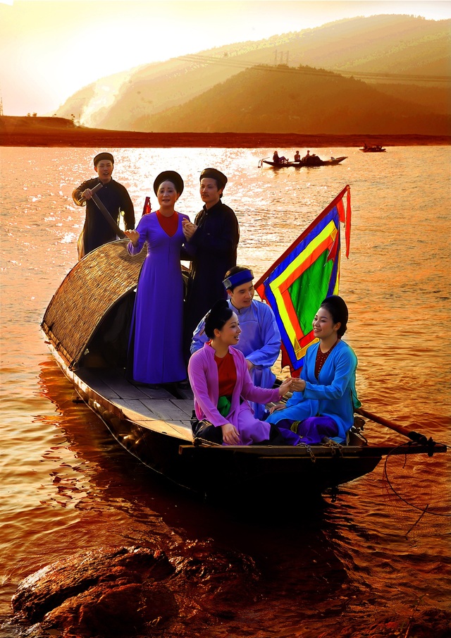 Miền di sản văn hóa Việt Nam: Khi đến với miền di sản văn hóa Việt Nam, bạn không chỉ được tận hưởng và khám phá những nét đẹp văn hóa truyền thống mà còn từ thiện với các dự án phát triển cộng đồng tại địa phương.