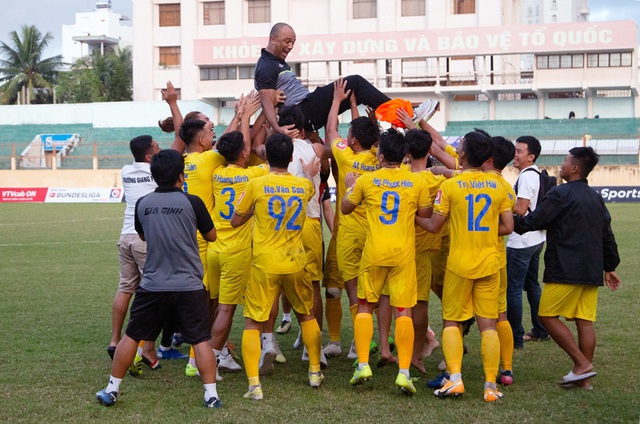 CLB Gia Định giành tấm vé cuối cùng lên giải hạng nhất 2021 - Ảnh 1.