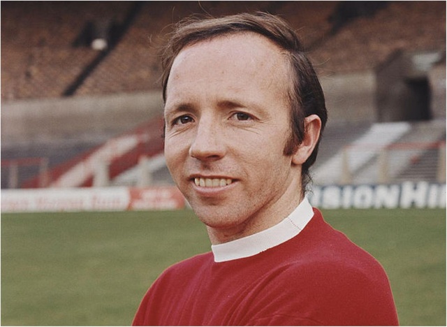 Sir Bobby Charlton mắc chứng mất trí nhớ - Ảnh 3.