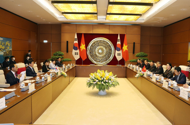 Chủ tịch Quốc hội Hàn Quốc thăm chính thức Việt Nam - Ảnh 1.
