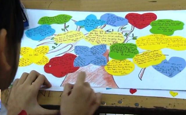 Ngày Nhà giáo Việt Nam đã đến, hãy thể hiện tình cảm của mình với những người giáo viên của bạn bằng quà tặng đáng yêu. Tại năm 2024, các mẫu quà tặng mới nhất đã có sẵn, gồm những lựa chọn sáng tạo và ấn tượng. Hãy xem hình ảnh để lựa chọn món quà tuyệt vời nhất cho giáo viên của bạn!