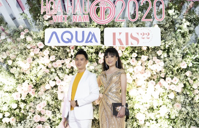 Hoa hậu doanh nhân Phạm Bích Thủy sải bước thảm đỏ Hoa hậu Việt Nam 2020 cùng NTK Ngô Nhật Huy - Ảnh 2.