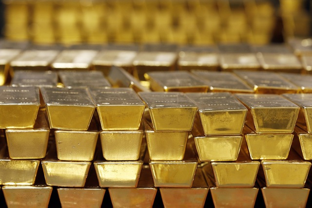 Nhà đầu tư đổ xô đi mua vàng, doanh số bán vàng tại Trung Quốc tăng mạnh - Ảnh 1.