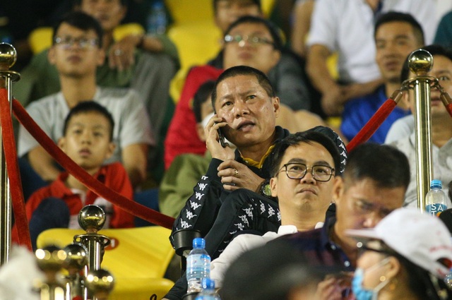 ẢNH: Thắng đậm Than Quảng Ninh, CLB Hà Nội vẫn mất ngôi vô địch V.League - Ảnh 2.
