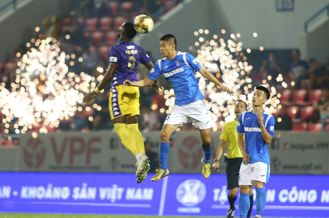 ẢNH: Thắng đậm Than Quảng Ninh, CLB Hà Nội vẫn mất ngôi vô địch V.League - Ảnh 6.