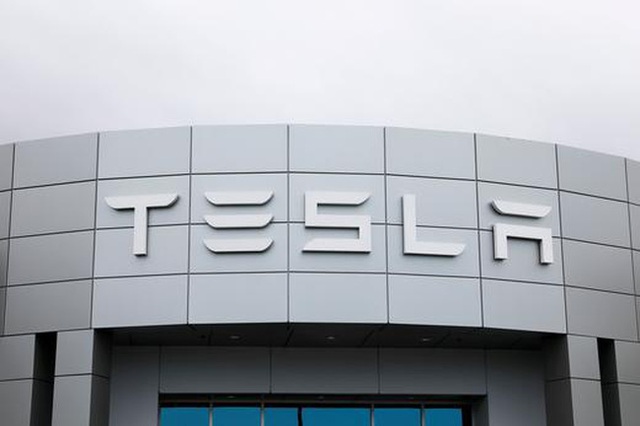 Tesla không còn là nhà sản xuất xe chạy điện lớn nhất châu Âu - Ảnh 1.