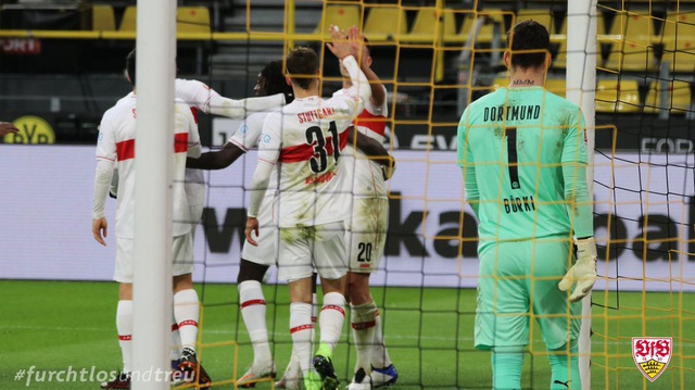 Vòng 11 Bundesliga: Dortmund thua đậm khó tin trên sân nhà trước Stuttgart - Ảnh 1.