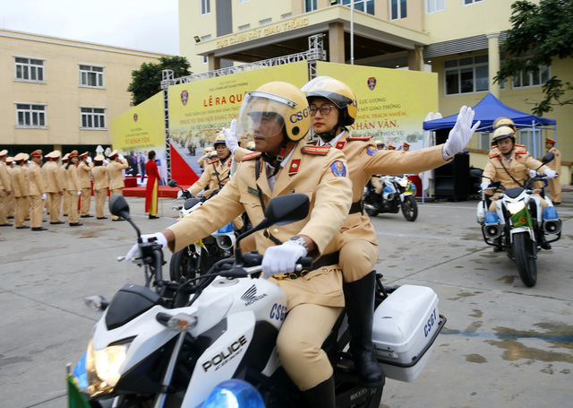 [Ảnh] CSGT ra quân bảo đảm trật tự, an toàn giao thông phục vụ bảo vệ Đại hội XIII của Đảng - Ảnh 5.