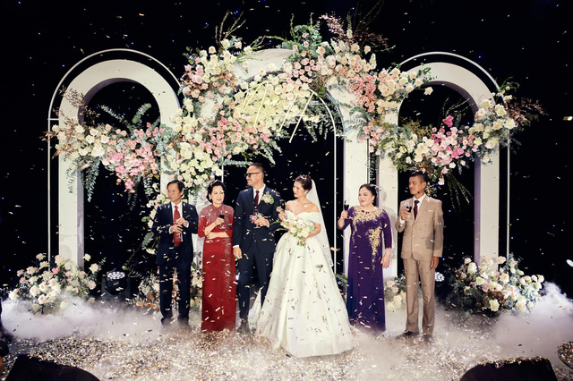 MC Thu Hoài khoe ảnh lễ cưới, khoảnh khắc cô dâu xinh đẹp tuyệt trần - Ảnh 4.