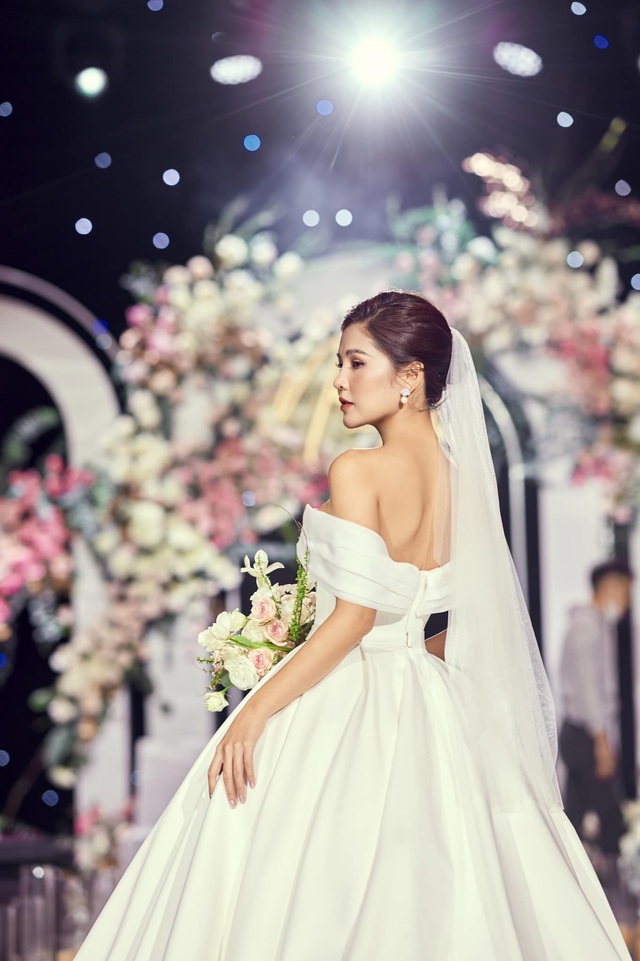 MC Thu Hoài khoe ảnh lễ cưới, khoảnh khắc cô dâu xinh đẹp tuyệt trần - Ảnh 2.