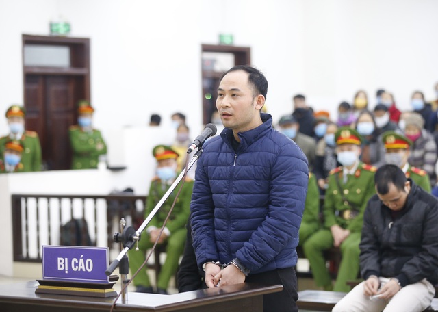 Hàng trăm người bị hại đến dự phiên tòa xét xử trùm đa cấp Liên Kết Việt - Ảnh 9.