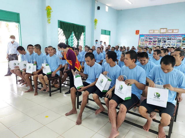 Hoa hậu Nguyễn Thị Diệu Thúy với hành trình thiện nguyện tại Bình Phước - Ảnh 2.