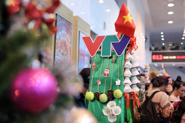 VTV Christmas go Green - Lung linh sắc màu Giáng sinh tại Đài Truyền hình Việt Nam - Ảnh 5.