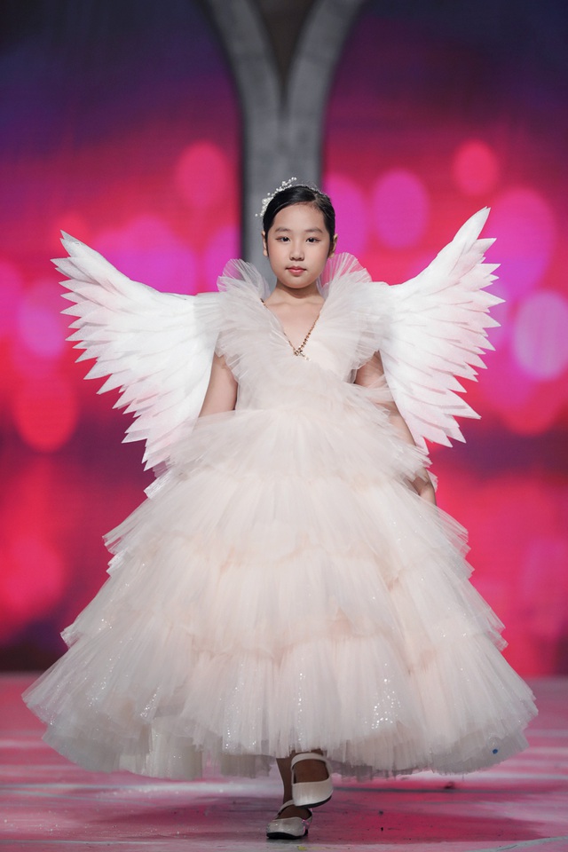 Cindy Thái Tài bất ngờ làm nhà thiết kế thời trang - Ảnh 7.