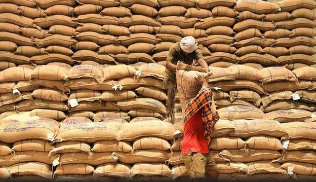 Trung Quốc nhập khẩu gạo Ấn Độ lần đầu tiên sau 30 năm - Ảnh 1.