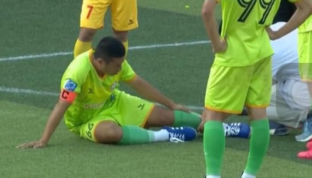 Cựu tuyển thủ Việt Nam gặp chấn thương khi đá phủi - Ảnh 1.
