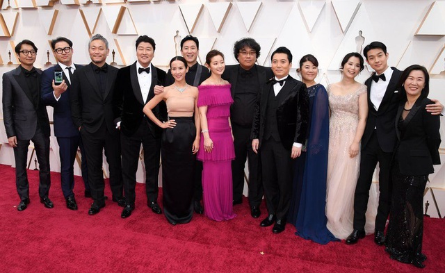 Các siêu sao đình đám nhất Hollywood lộng lẫy cùng đổ về siêu thảm đỏ Oscar 2020 - Ảnh 3.