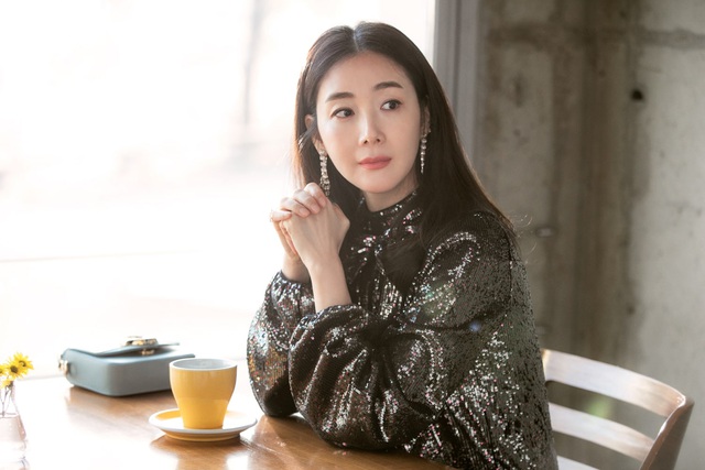 Bà bầu Choi Ji Won xuất hiện xinh đẹp trên phim trường Hạ cánh nơi anh - Ảnh 4.