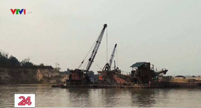 Phú Thọ: Báo động tình trạng sạt lở ven bờ sông Lô - Ảnh 1.