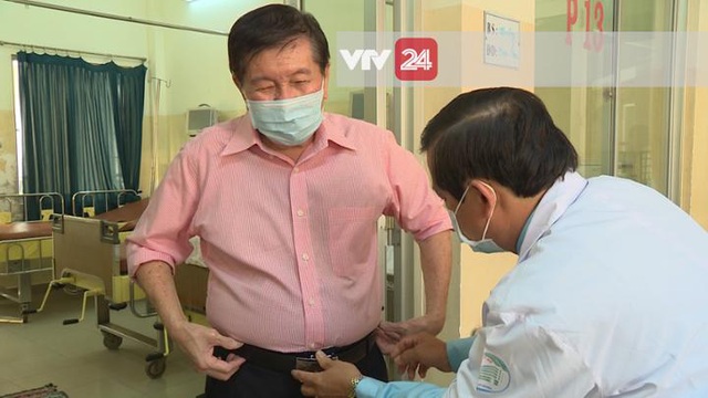 Việt kiều Mỹ nhiễm COVID-19 ở TP.HCM: Cảm ơn bác sỹ đã cứu tôi từ cõi chết - Ảnh 1.