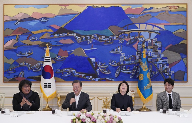 Tổng thống Hàn Quốc chúc mừng đoàn phim “Ký sinh trùng” - Ảnh 4.