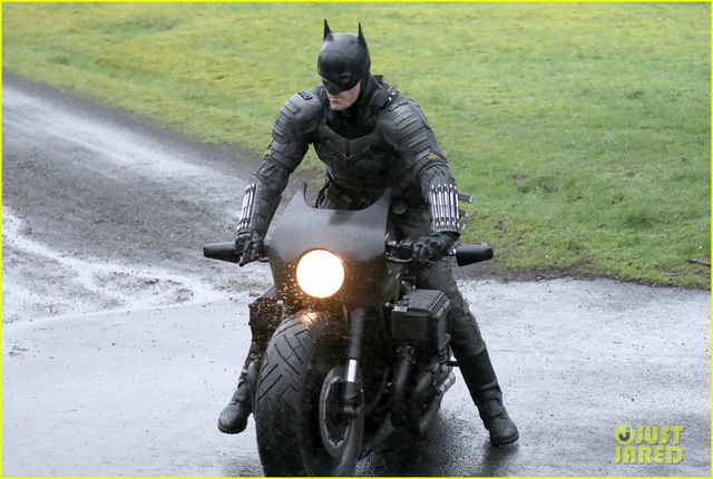 Lộ tạo hình của Batman mới Robert Pattinson 