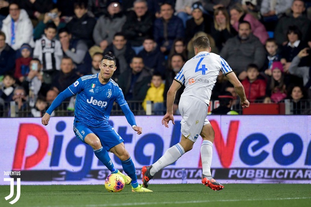 SPAL 1-2 Juventus: Ronaldo toả sáng trong trận đấu thứ 1000 - Ảnh 2.