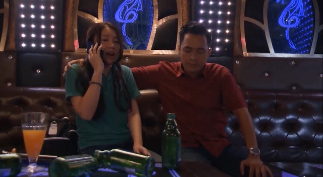 Cô gái nhà người ta - Tập 17: Trâm (Kiều My) bị mắc kẹt ở động karaoke - Ảnh 2.