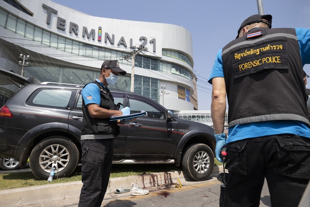 Thủ tướng Thái Lan: Số nạn nhân trong vụ xả súng ở siêu thị là 78 người - Ảnh 2.