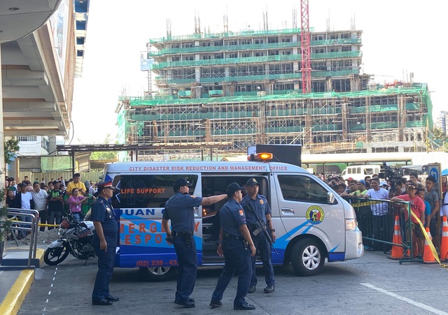 Hàng chục con tin bị bắt giữ trong trung tâm thương mại Philippines - Ảnh 4.
