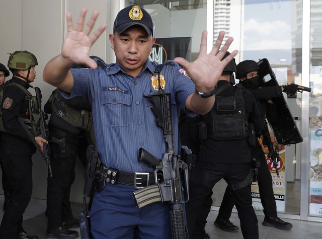 Hàng chục con tin bị bắt giữ trong trung tâm thương mại Philippines - Ảnh 6.
