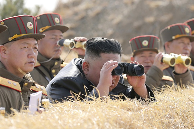 Chủ tịch Triều Tiên thị sát vụ thử nghiệm vũ khí mới - Ảnh 2.