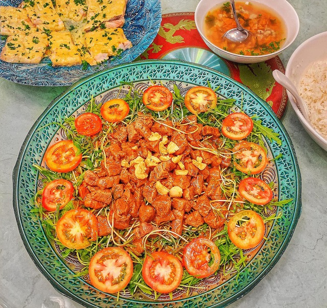 Sao Việt đảm đang, nấu ăn ngon khi ở nhà mùa dịch COVID-19 - Ảnh 8.