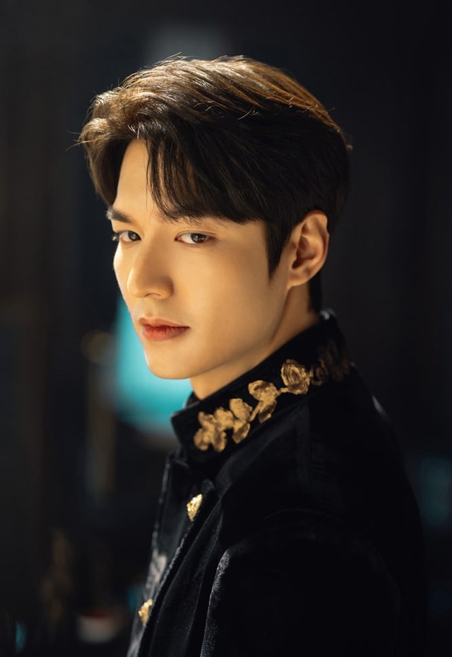 The King: Eternal Monarch tung tạo hình nhân vật, Lee Min Ho cực hút mắt |  