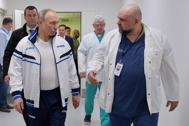 Bác sỹ tiếp xúc trực tiếp với Tổng thống Nga Putin nhiễm COVID-19 - Ảnh 1.