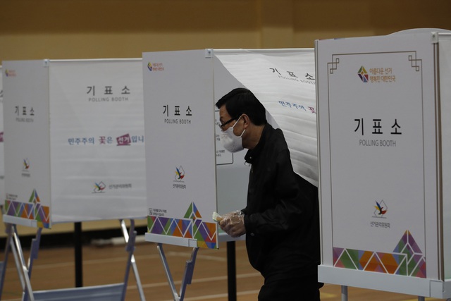 Hàn Quốc bắt đầu bầu cử Quốc hội - Ảnh 4.