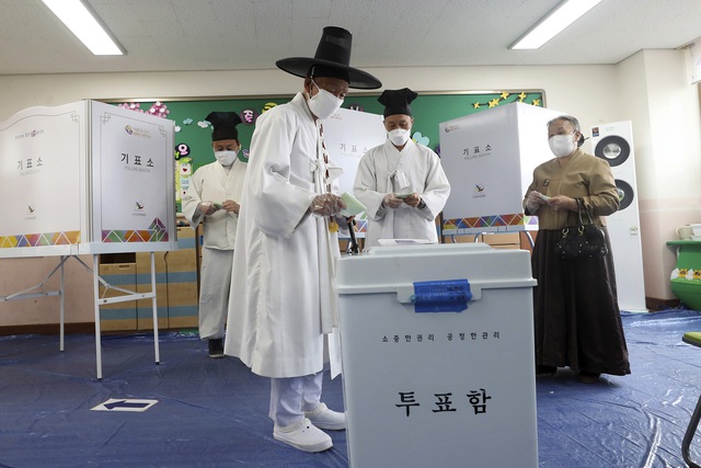 Hàn Quốc bắt đầu bầu cử Quốc hội - Ảnh 7.