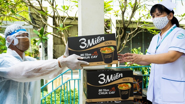 Uniben trao tặng 150.000 bữa ăn dinh dưỡng cho đội ngũ y bác sĩ - Ảnh 9.