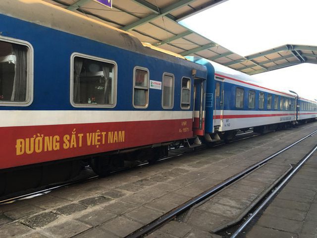 Lập thêm tàu hỏa đi giải tỏa khách rời “điểm nóng” Đà Nẵng - Ảnh 1.
