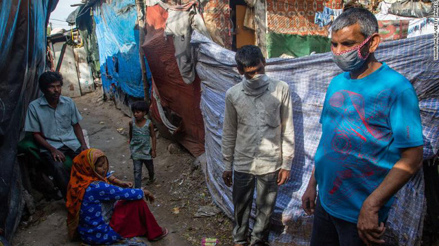 Ấn Độ trước nguy cơ dịch COVID-19 lây lan tại khu ổ chuột - Ảnh 1.